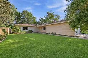 1644 Bayberry Ln, Sycamore, IL 60178 - Photo 1