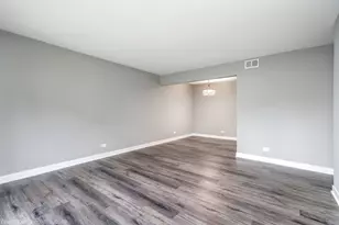 11 Oak Creek Dr, Buffalo Grove, IL 60089 - Photo 10