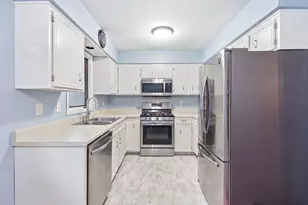 126 NE Queensbury Pl NE, Poplar Grove, IL 61065 - Photo 6