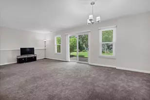 1820 Claremont Rd, Hoffman Estates, IL 60169 - Photo 22