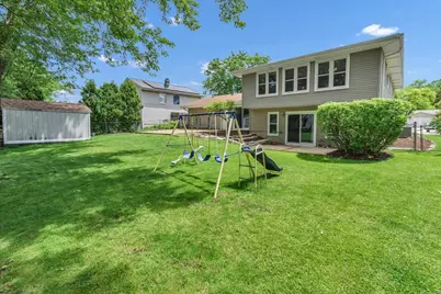 1820 Claremont Road, Hoffman Estates, IL 60169 - Photo 32