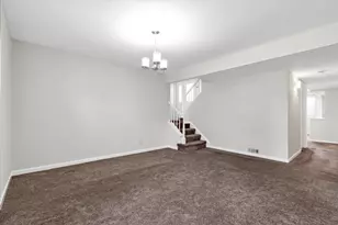 1820 Claremont Rd, Hoffman Estates, IL 60169 - Photo 20