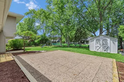 1820 Claremont Road, Hoffman Estates, IL 60169 - Photo 30