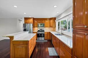 1820 Claremont Rd, Hoffman Estates, IL 60169 - Photo 6