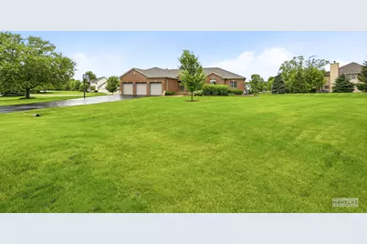 6192 S Woods Court, Yorkville, IL 60560 - Photo 2