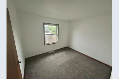 2974 17th Street, Rockford, IL 61109 - Photo 4