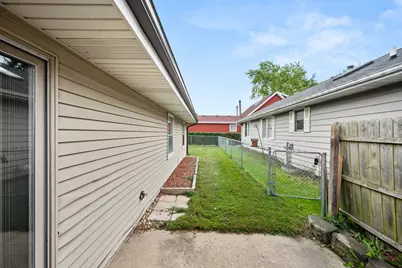 1610 Meadowbrook Court, Sycamore, IL 60178 - Photo 16