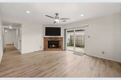 1610 Meadowbrook Court, Sycamore, IL 60178 - Photo 2