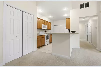 3846 Thornhill Drive #3846, Champaign, IL 61822 - Photo 8