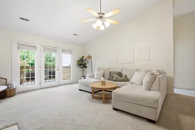 3846 Thornhill Drive #3846, Champaign, IL 61822 - Photo 4