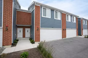 1057 Gillespie Ln, Yorkville, IL 60560 - Photo 2