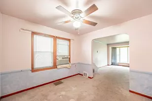 8042 S Sacramento Ave, Chicago, IL 60652 - Photo 4