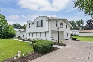 1106 North Path, Wheaton, IL 60187 - Photo 2