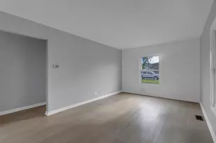 16713 Highview Ave, Orland Hills, IL 60487 - Photo 6