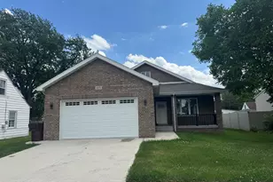 6939 W 95th Pl, Oak Lawn, IL 60453 - Photo 1