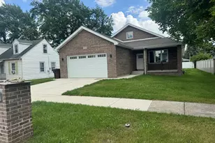 6939 W 95th Pl, Oak Lawn, IL 60453 - Photo 2
