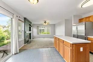 349 Hampton Ct, Crystal Lake, IL 60012 - Photo 8