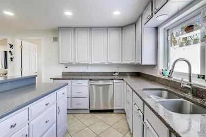 29 S Iowa Avenue, Addison, IL 60101 - Photo 8