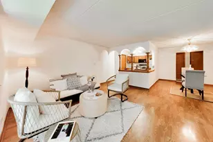 6430 W Belle Plaine Ave, Chicago, IL 60634 - Photo 4