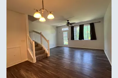 [Address not provided], Carpentersville, IL 60110 - Photo 8