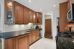 2604 N Windsor Dr, Arlington Heights, IL 60004 - Photo 12