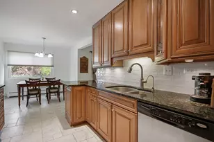 2604 N Windsor Dr, Arlington Heights, IL 60004 - Photo 10