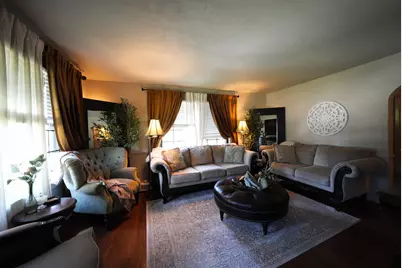 813 W Park Avenue, Joliet, IL 60436 - Photo 2