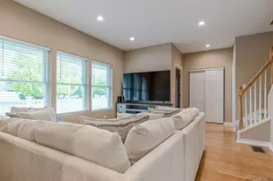 355 Woodhill Ln, Lake Villa, IL 60046 - Photo 6