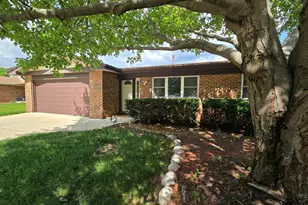 6705 Foxtree Ave, Woodridge, IL 60517 - Photo 1