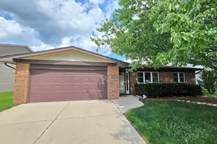 6705 Foxtree Ave, Woodridge, IL 60517 - Photo 2