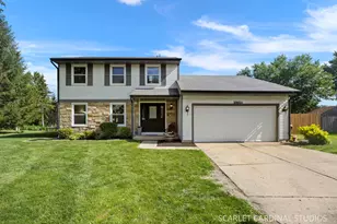 30W254 Bedford Ln, Warrenville, IL 60555 - Photo 2