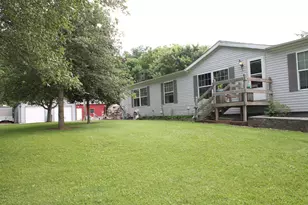 1462 303rd St, Sherrard, IL 61281 - Photo 2
