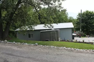 1462 303rd St, Sherrard, IL 61281 - Photo 6
