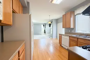 3821 Spring Lake Ct, Joliet, IL 60435 - Photo 12