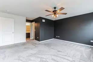 615 Camellia Ave, Aurora, IL 60505 - Photo 10