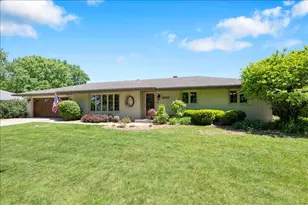 900 Murphy Dr, Joliet, IL 60435 - Photo 1