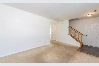 1413 W Split Oak Circle, Round Lake Beach, IL 60073 - Photo 4