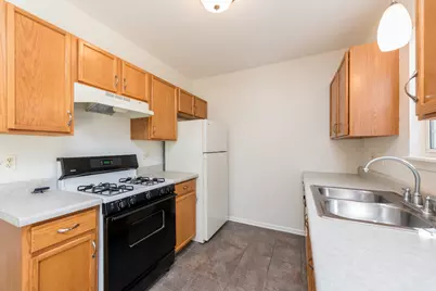 1413 W Split Oak Circle, Round Lake Beach, IL 60073 - Photo 8