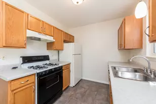 1413 W Split Oak Cir, Round Lake Beach, IL 60073 - Photo 8