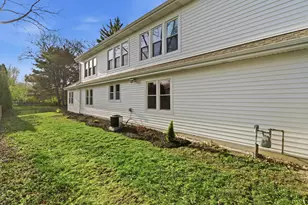 48 Birchwood Ave, Deerfield, IL 60015 - Photo 4