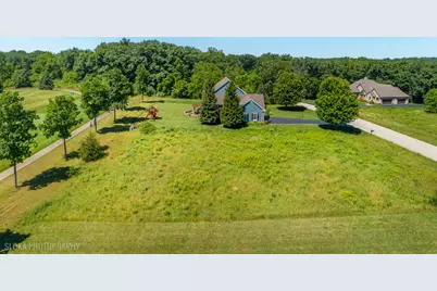 17517 Granite Drive, Marengo, IL 60152 - Photo 8