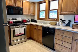 204 E 6th St, Pecatonica, IL 61063 - Photo 6