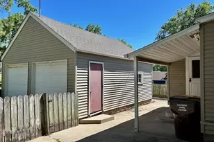 204 E 6th St, Pecatonica, IL 61063 - Photo 4