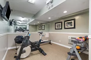 3900 N Pine Grove Ave, Chicago, IL 60613 - Photo 24