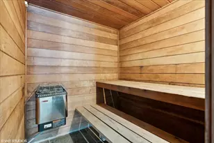 3900 N Pine Grove Ave, Chicago, IL 60613 - Photo 22