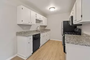 332 Park Ridge Ln, Aurora, IL 60504 - Photo 12