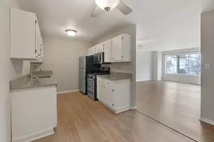 332 Park Ridge Ln, Aurora, IL 60504 - Photo 14