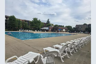 945 E Kenilworth Avenue #325, Palatine, IL 60074 - Photo 2