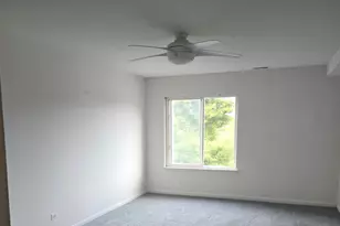 945 E Kenilworth Ave, Palatine, IL 60074 - Photo 6