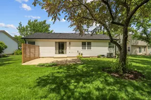 752 N Brookdale Dr, Schaumburg, IL 60194 - Photo 26